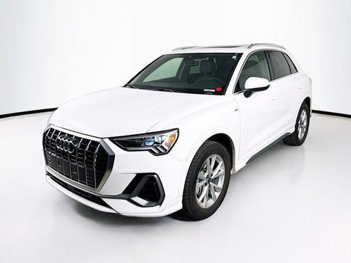 2024 Audi Q3 Premium 45 TFSI S line quattro Tiptronic