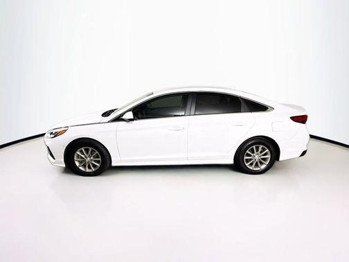 Quartz White Pearl 2019 Hyundai SONATA SE