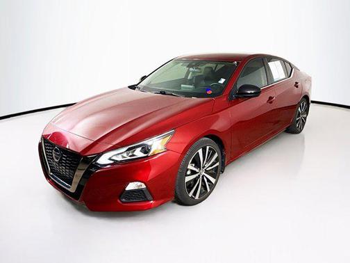 2022 Nissan Altima SR FWD