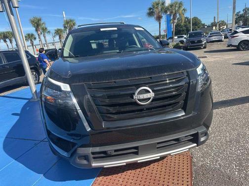 2023 Nissan Pathfinder SL 4WD