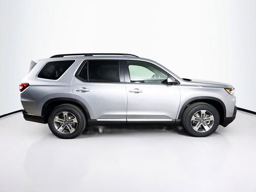 Solar Silver Metallic 2026 Honda Pilot EX-L