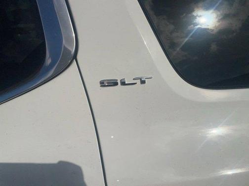 2023 GMC Acadia FWD SLT