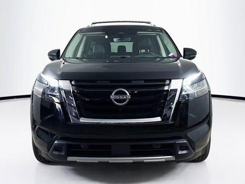 2024 Nissan Pathfinder Platinum FWD