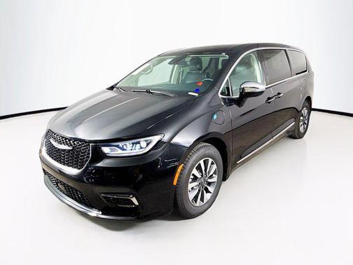 2023 Chrysler Pacifica Hybrid Limited
