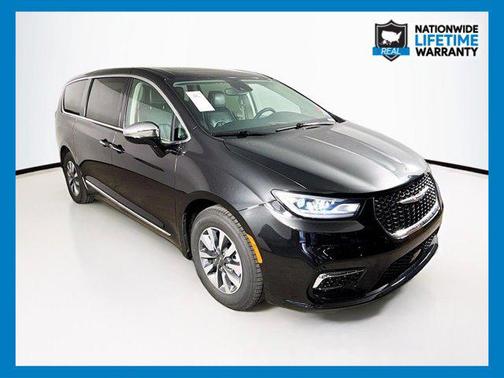 2023 Chrysler Pacifica Hybrid Limited