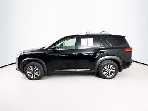 2024 Nissan Pathfinder SL FWD