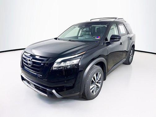 2024 Nissan Pathfinder SL FWD
