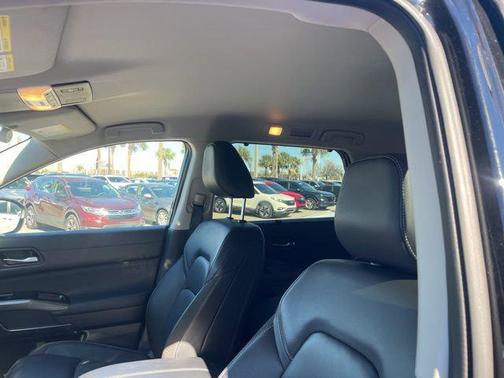 2024 Nissan Pathfinder SL FWD