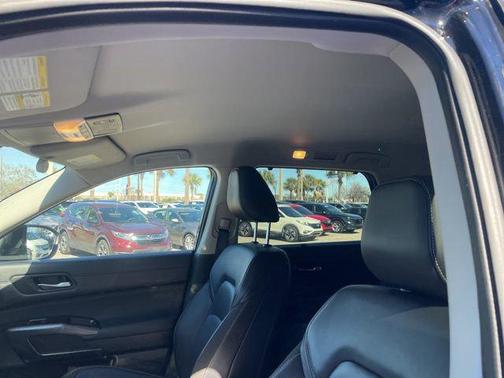 2024 Nissan Pathfinder SL FWD