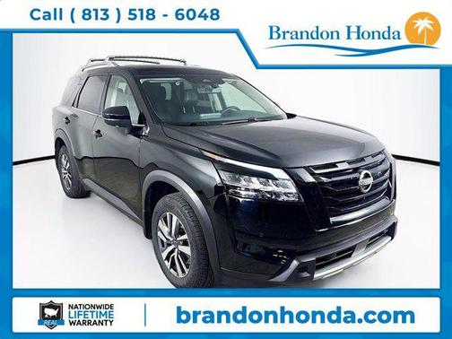 2024 Nissan Pathfinder SL FWD