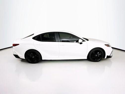 Ice 2025 Toyota Camry SE
