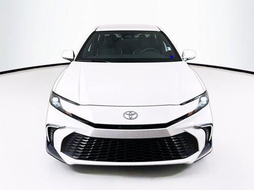 Ice 2025 Toyota Camry SE