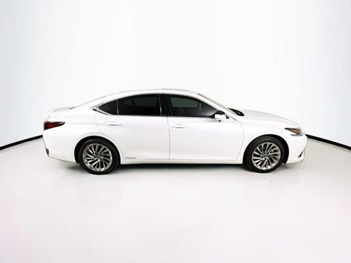 2021 Lexus ES 300h Ultra Luxury
