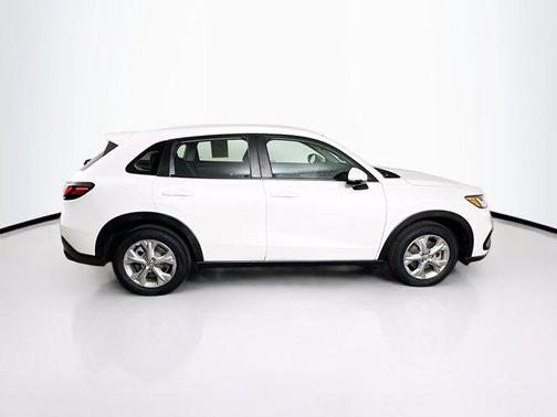 White 2023 Honda HR-V LX