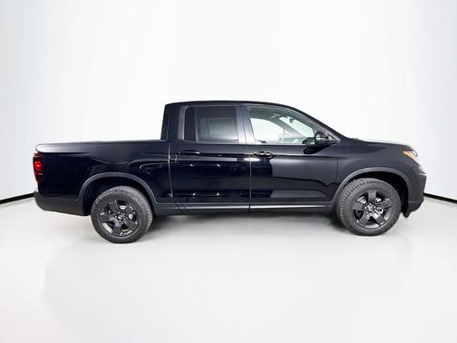 Crystal Black Pearl 2026 Honda Ridgeline TrailSport