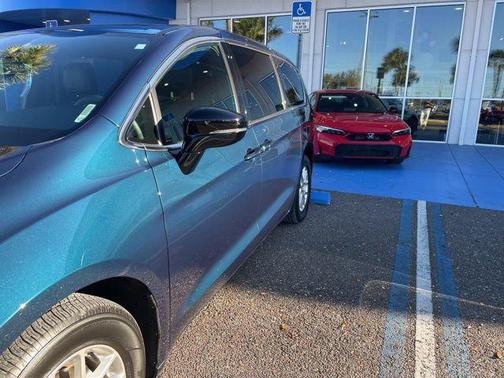 2025 Chrysler Pacifica L