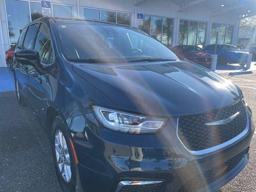 2025 Chrysler Pacifica L