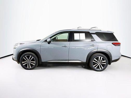 2024 Nissan Pathfinder Platinum FWD