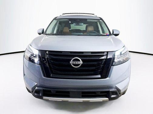 2024 Nissan Pathfinder Platinum FWD