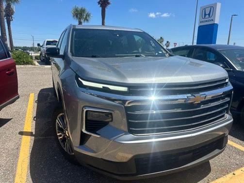 Sterling Gray Metallic 2025 Chevrolet Traverse LT