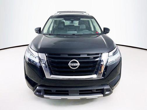 2024 Nissan Pathfinder Platinum FWD