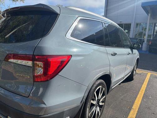 2022 Honda Pilot Touring 8-Passenger