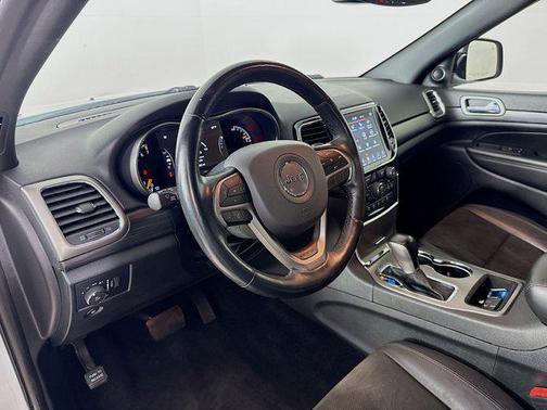 2022 Jeep Grand Cherokee Laredo