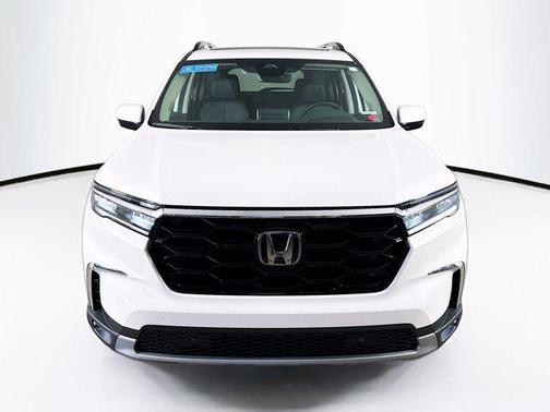 White 2025 Honda Pilot Touring 8-Passenger