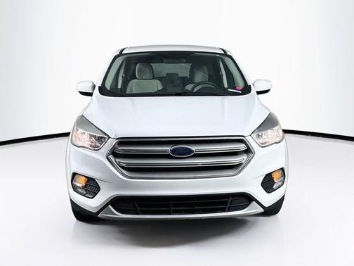 Oxford White 2019 Ford Escape SE