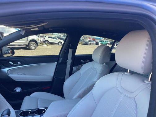 2025 Genesis G70 2.5T RWD