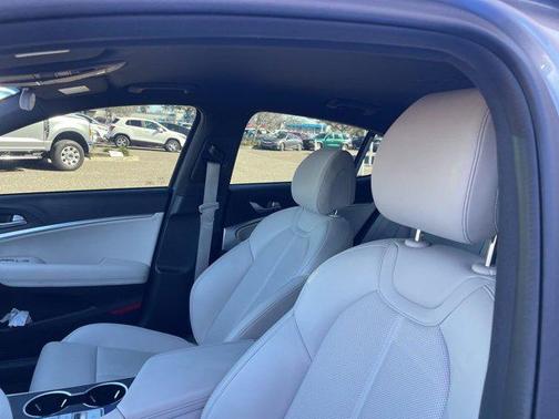 2025 Genesis G70 2.5T RWD