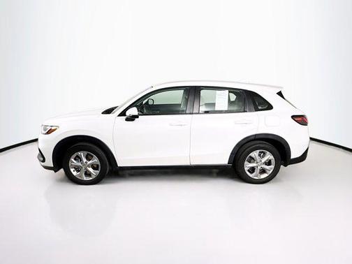 Platinum White Pearl 2024 Honda HR-V LX
