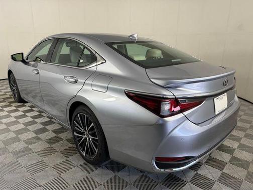 2024 Lexus ES 300h Base