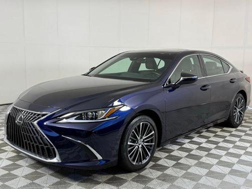 2025 Lexus ES 300h Base