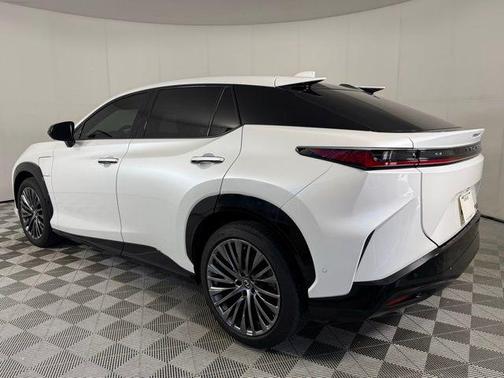 Eminent White Pearl 2023 Lexus RZ 450e Luxury