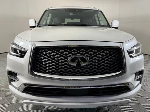 2023 INFINITI QX80 Luxe