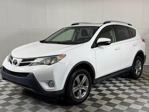 Super White 2015 Toyota RAV4 XLE