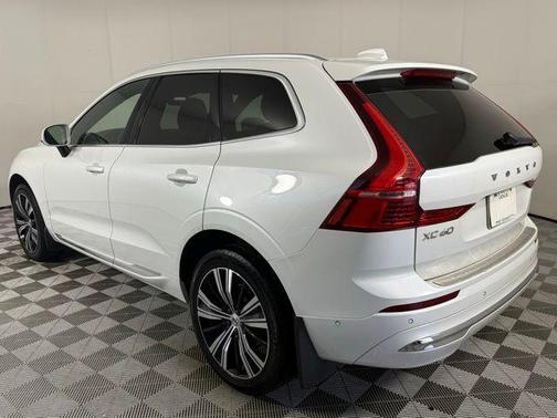 2022 Volvo XC60 B5 Inscription