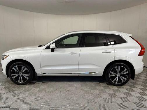 2022 Volvo XC60 B5 Inscription