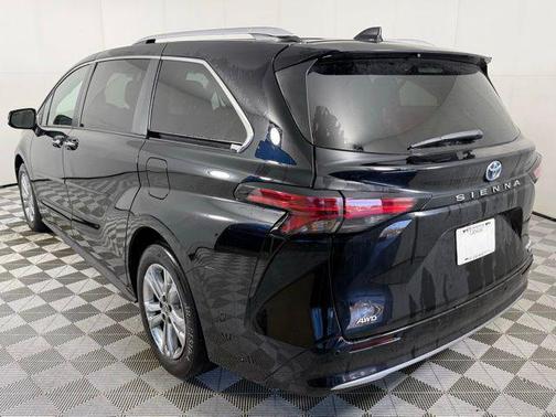 2022 Toyota Sienna Platinum