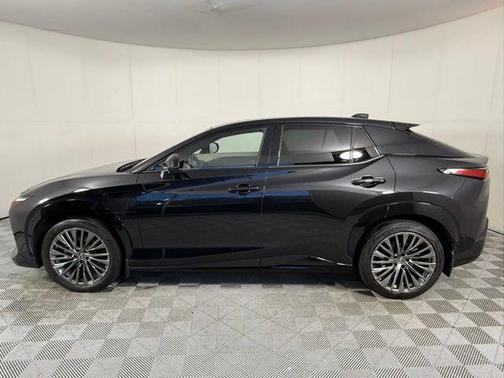 2023 Lexus RZ 450e Luxury