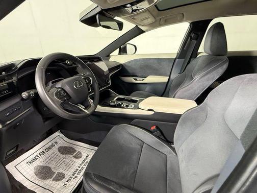 2023 Lexus RZ 450e Luxury