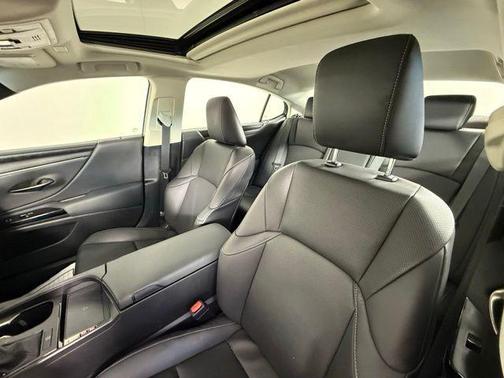 2024 Lexus ES 250 Base