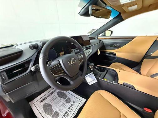 2025 Lexus ES 350 Base