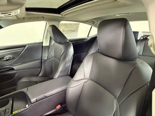 2025 Lexus ES 350 Base