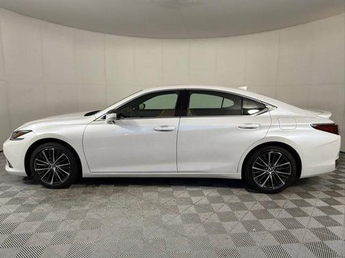 2023 Lexus ES 300h Base