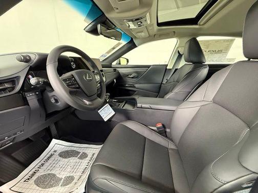 2025 Lexus ES 300h Base
