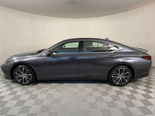 2025 Lexus ES 300h Base