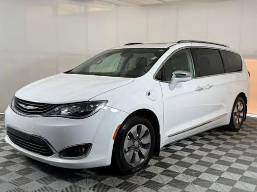 2018 Chrysler Pacifica Hybrid Limited