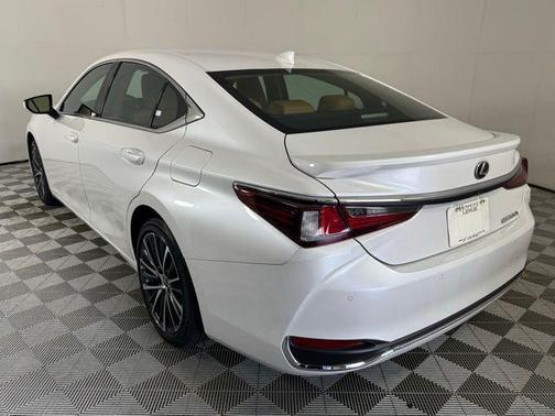 2024 Lexus ES 300h Base